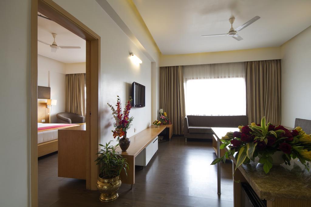 Dolphin Hotel Вишакхапатнам Номер фото